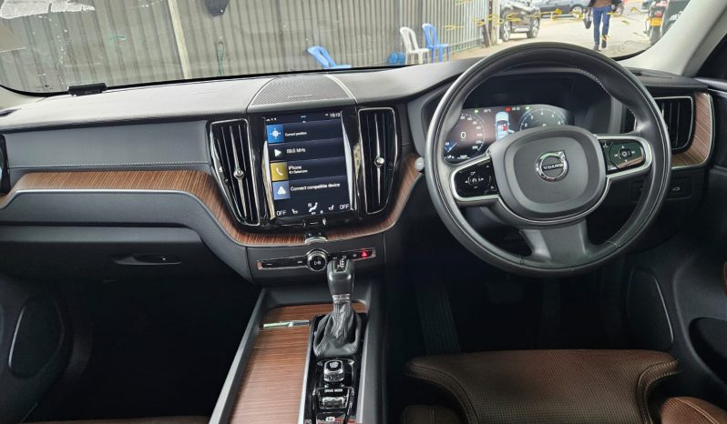 
								Volvo XC60 T5 full									