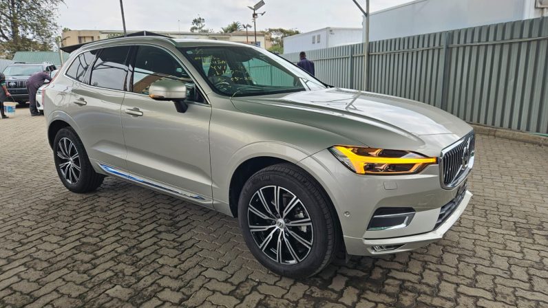 
								Volvo XC60 T5 full									