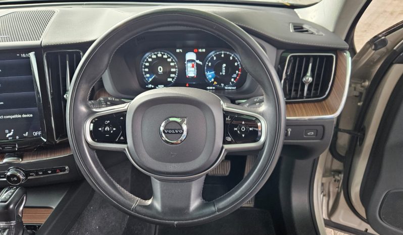 
								Volvo XC60 T5 full									