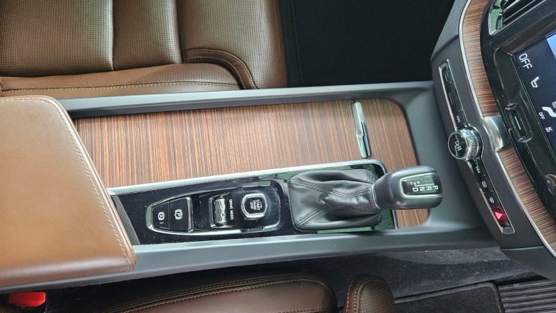 
								Volvo XC60 T5 full									