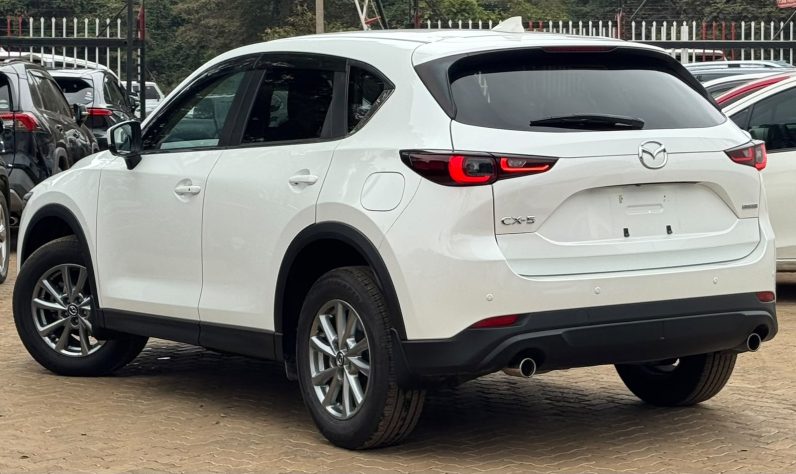 
								Mazda CX-5 full									