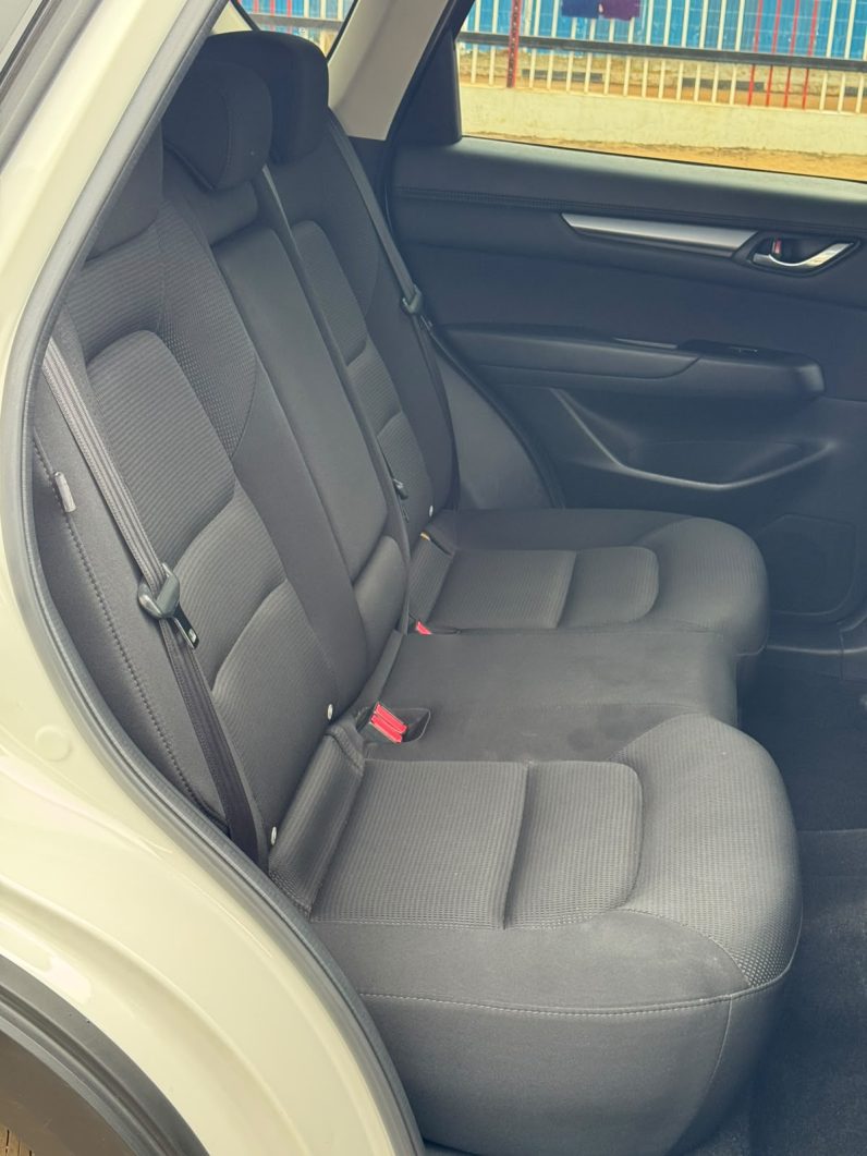 
								Mazda CX-5 full									