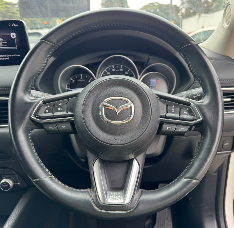 
								Mazda CX-5 full									