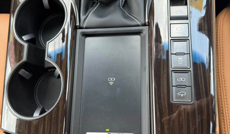 
								Lexus LX600 full									