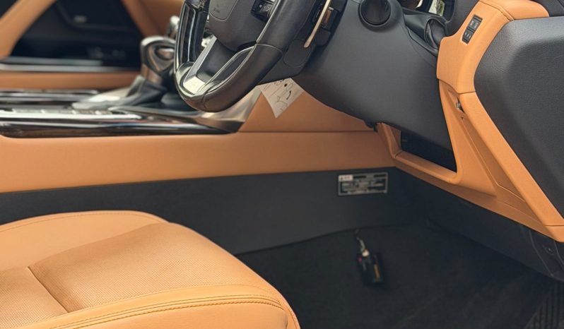 
								Lexus LX600 full									
