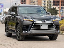 Lexus LX600