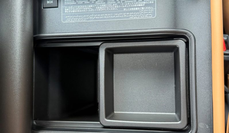 
								Lexus LX600 full									