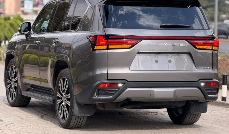 
								Lexus LX600 full									