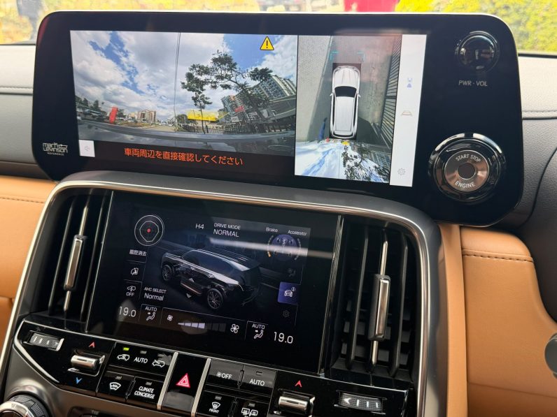 
								Lexus LX600 full									