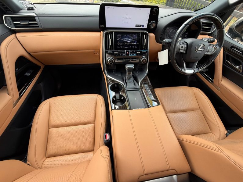 
								Lexus LX600 full									