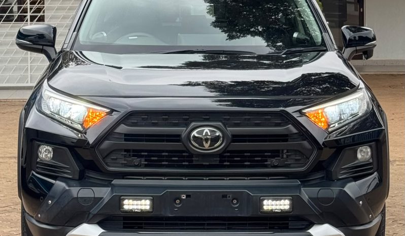 
								Toyota Rav4 Adventure full									