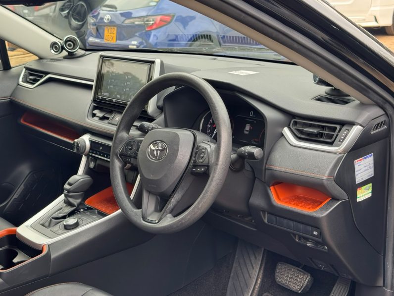 
								Toyota Rav4 Adventure full									