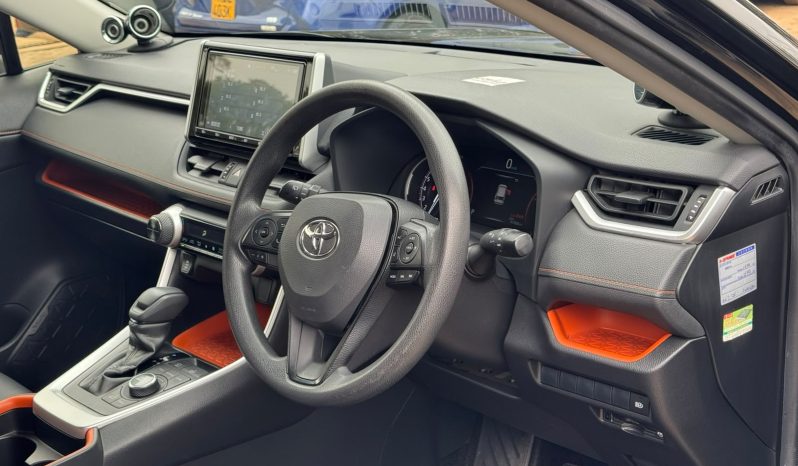 
								Toyota Rav4 Adventure full									