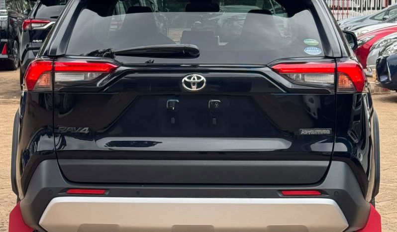 
								Toyota Rav4 Adventure full									
