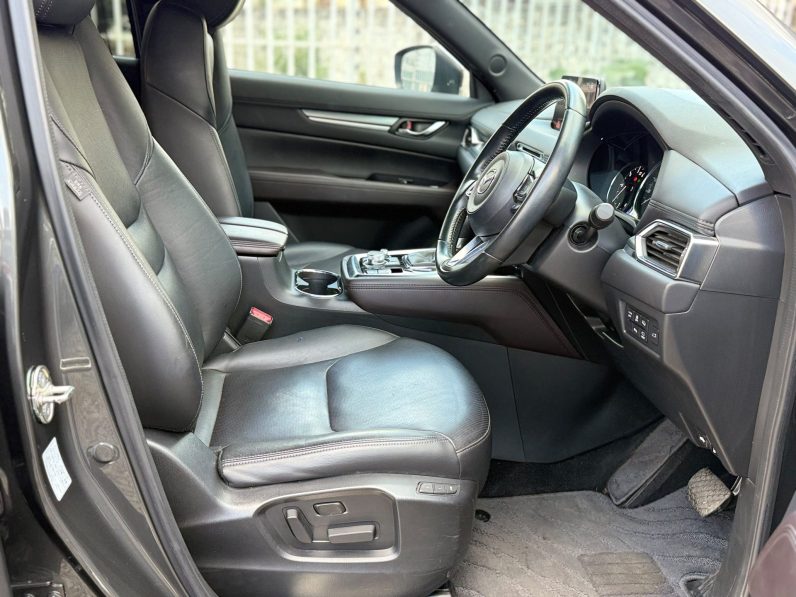 
								Mazda CX-8 full									
