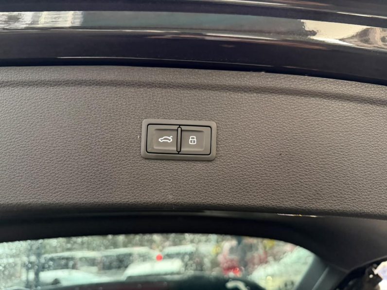 
								Audi Q5 S-line full									