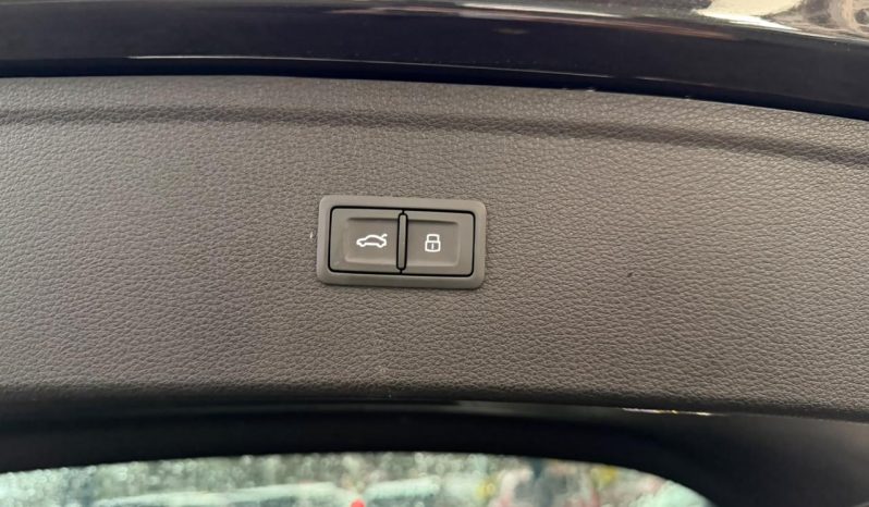 
								Audi Q5 S-line full									