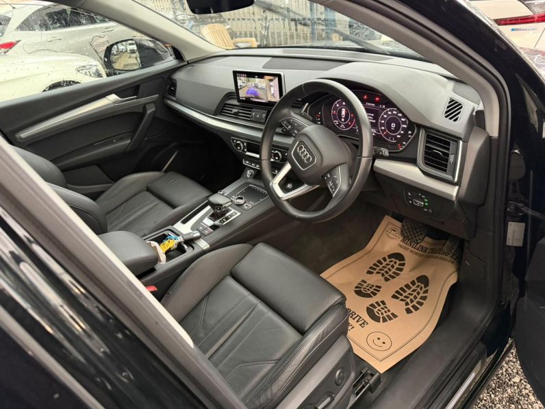 
								Audi Q5 S-line full									