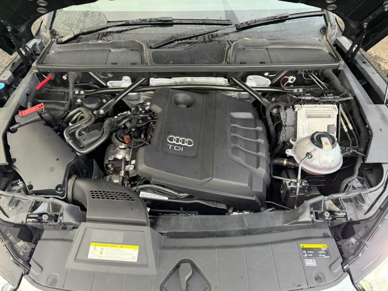 
								Audi Q5 S-line full									