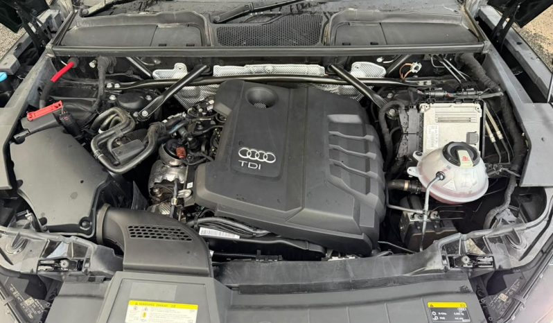 
								Audi Q5 S-line full									