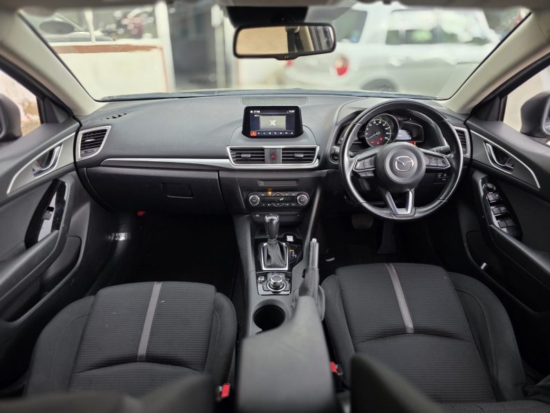
								MAZDA AXELA full									