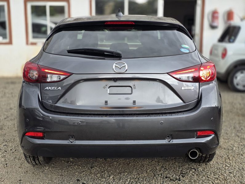 
								MAZDA AXELA full									