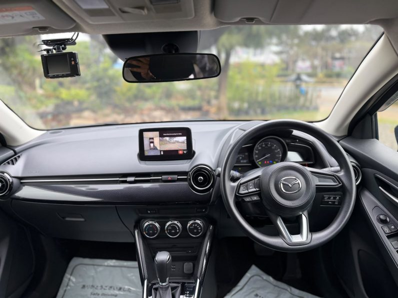
								Mazda Demio full									
