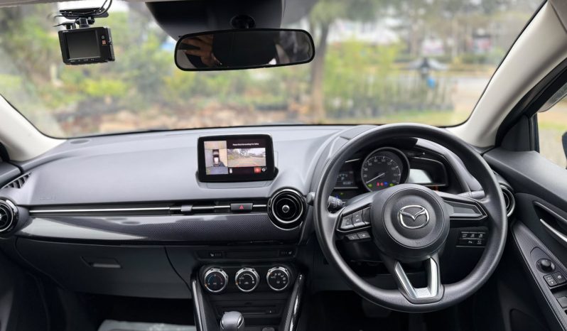 
								Mazda Demio full									
