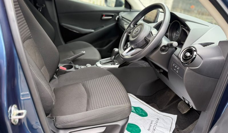 
								Mazda Demio full									