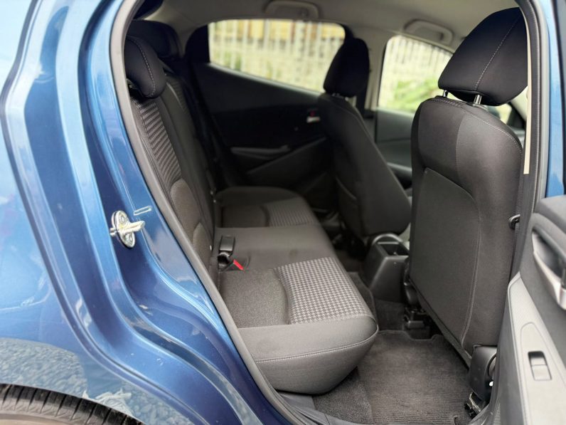 
								Mazda Demio full									