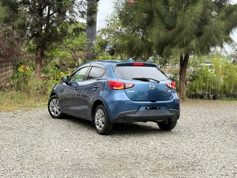 
								Mazda Demio full									