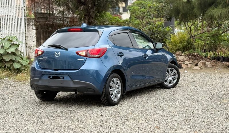 
								Mazda Demio full									