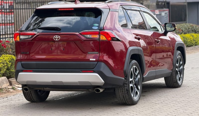 
								Toyota Rav4 Adventure full									