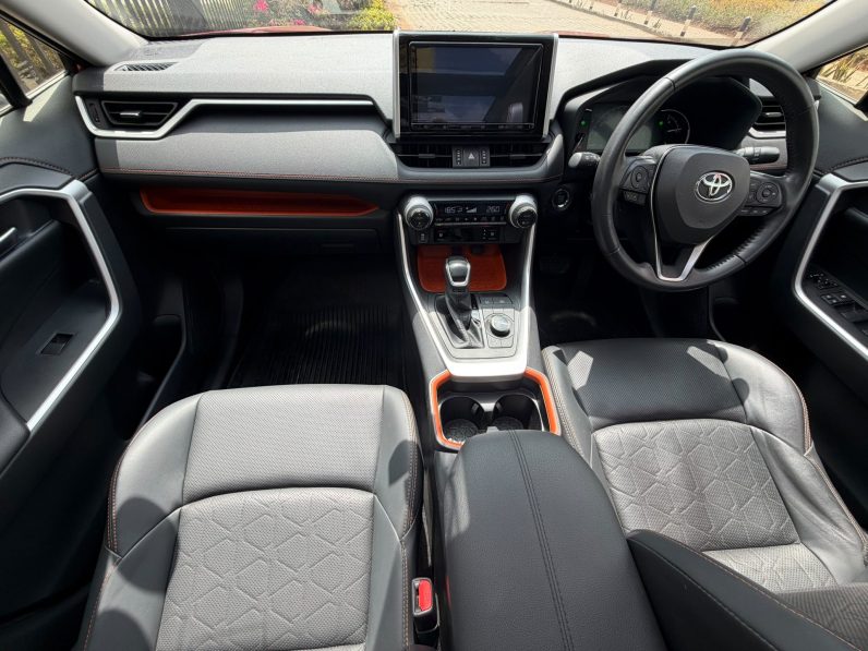 
								Toyota Rav4 Adventure full									