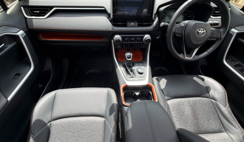 
								Toyota Rav4 Adventure full									