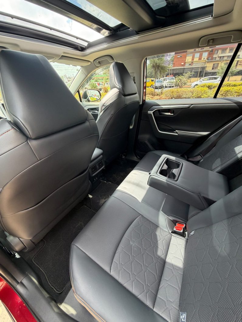 
								Toyota Rav4 Adventure full									