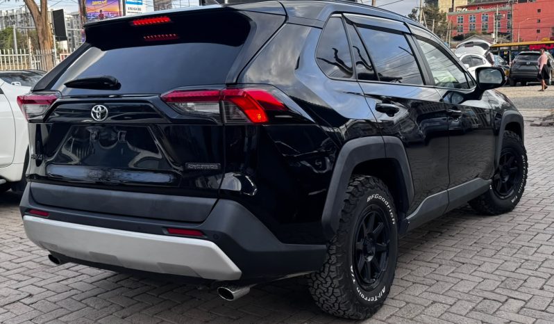 
								Toyota Rav4 Adventure full									