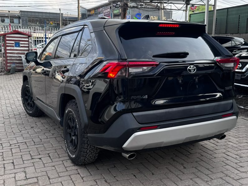 
								Toyota Rav4 Adventure full									
