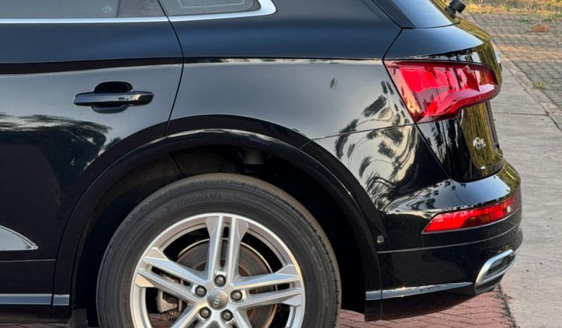 
								Audi Q5 full									