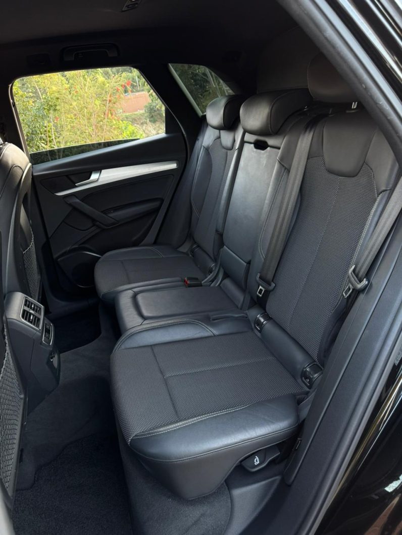 
								Audi Q5 full									
