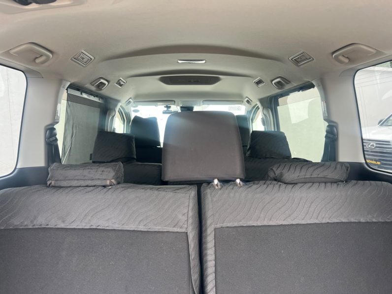 
								Toyota Noah full									
