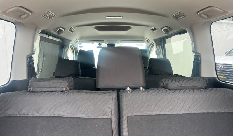 
								Toyota Noah full									