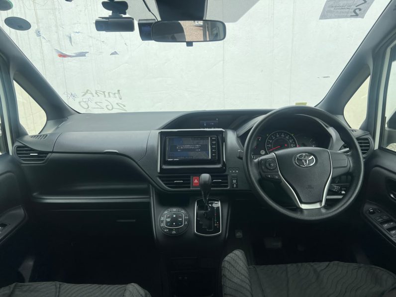 
								Toyota Noah full									