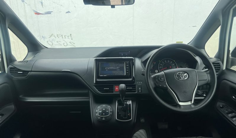 
								Toyota Noah full									