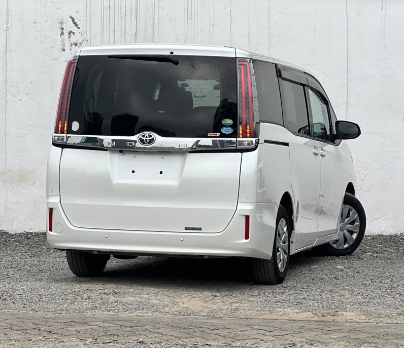 
								Toyota Noah full									