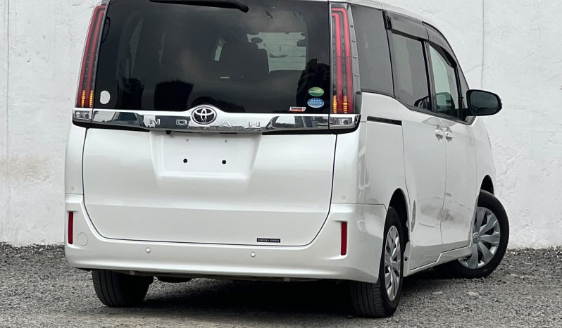 
								Toyota Noah full									