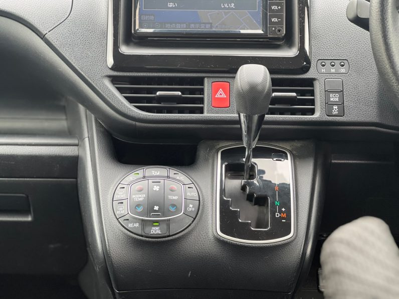 
								Toyota Noah full									