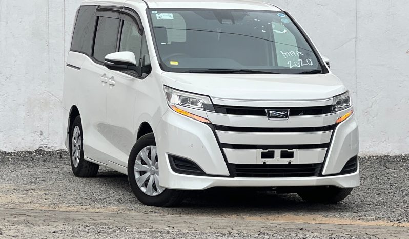 
								Toyota Noah full									