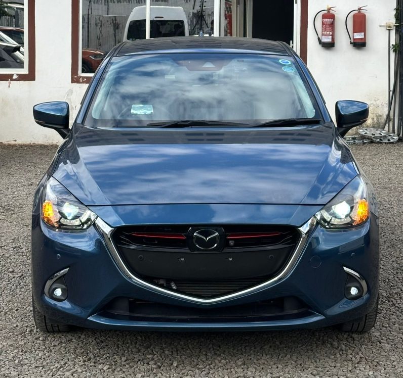 
								MAZDA DEMIO full									