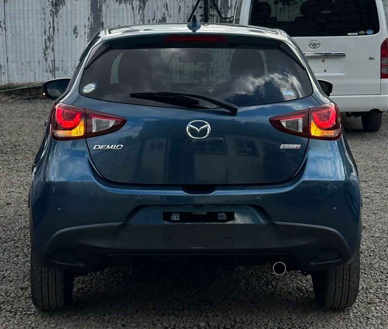 
								MAZDA DEMIO full									